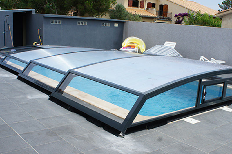 Couverture piscine rigide sur-mesure et fabriquée en France